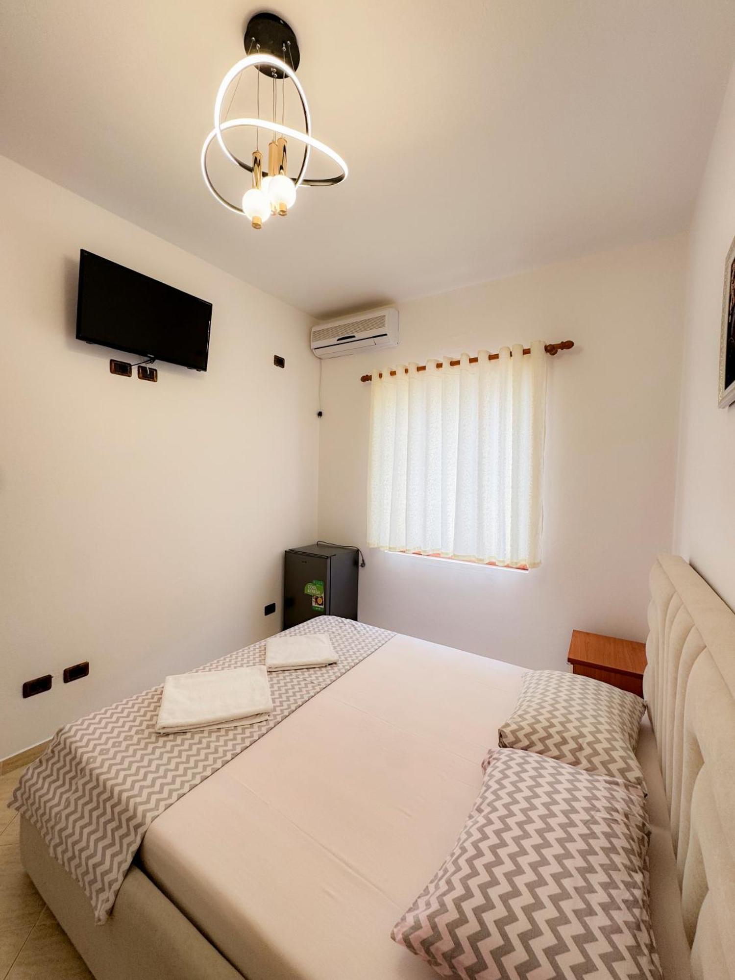 Eden Hotel Shëngjin 外观 照片